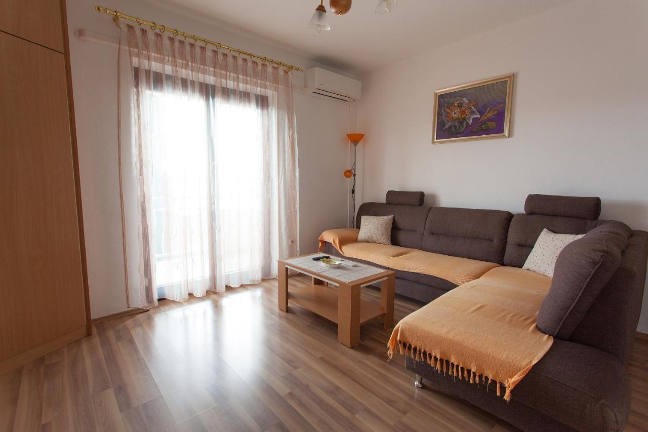 Apartments Ljerka Malinska Bagian luar foto