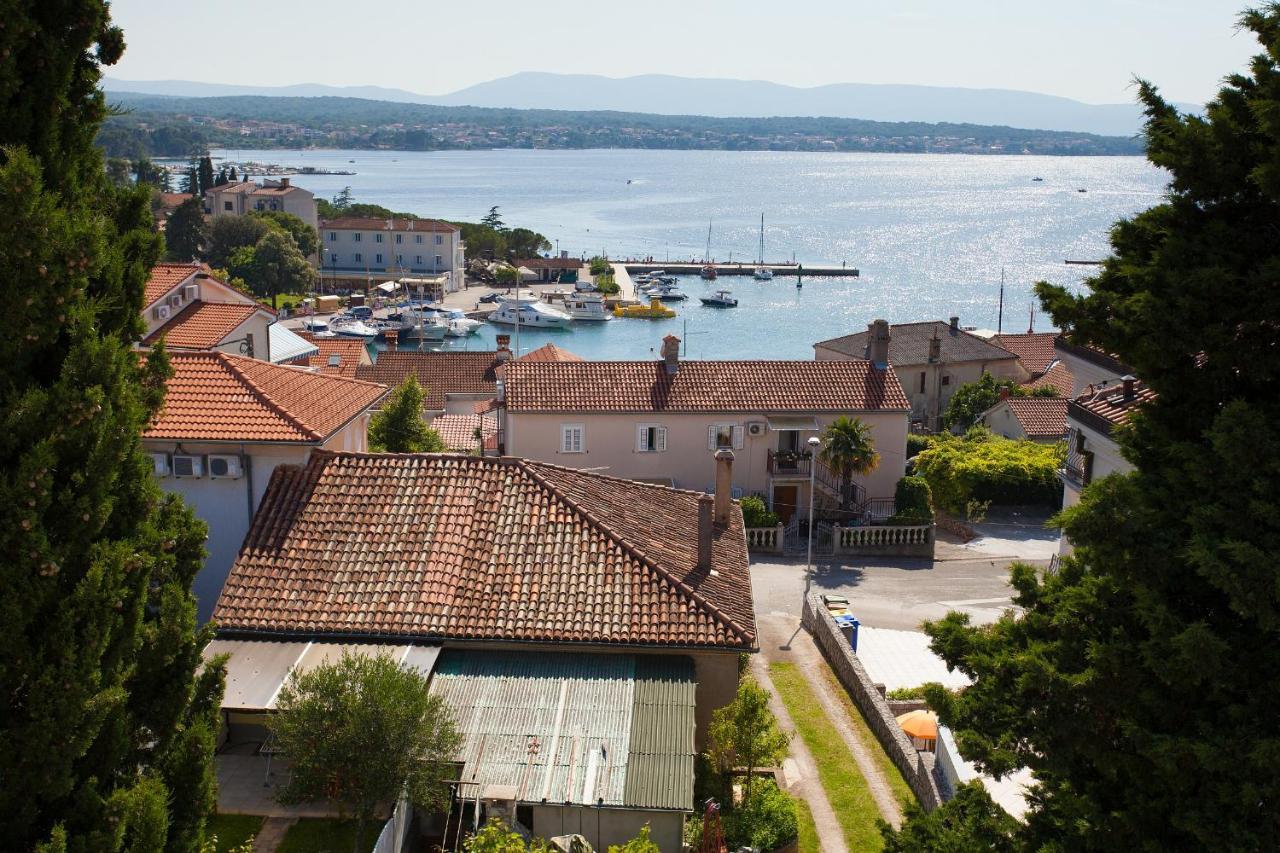Apartments Ljerka Malinska Bagian luar foto