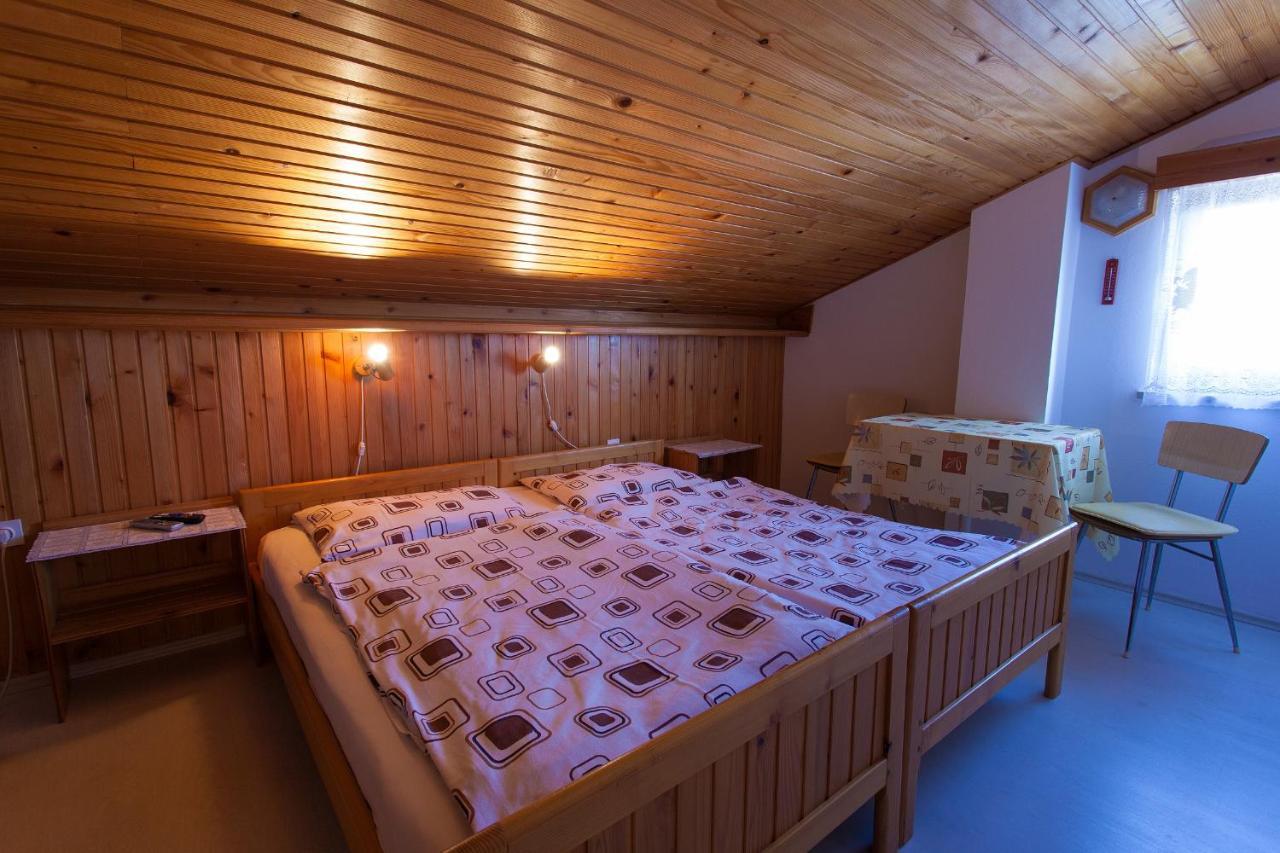 Apartments Ljerka Malinska Bagian luar foto